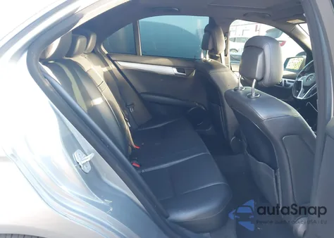 2013 Mercedes-Benz C 250 Sport из США, поврежденный, VIN WDDGF4HB9DA782704